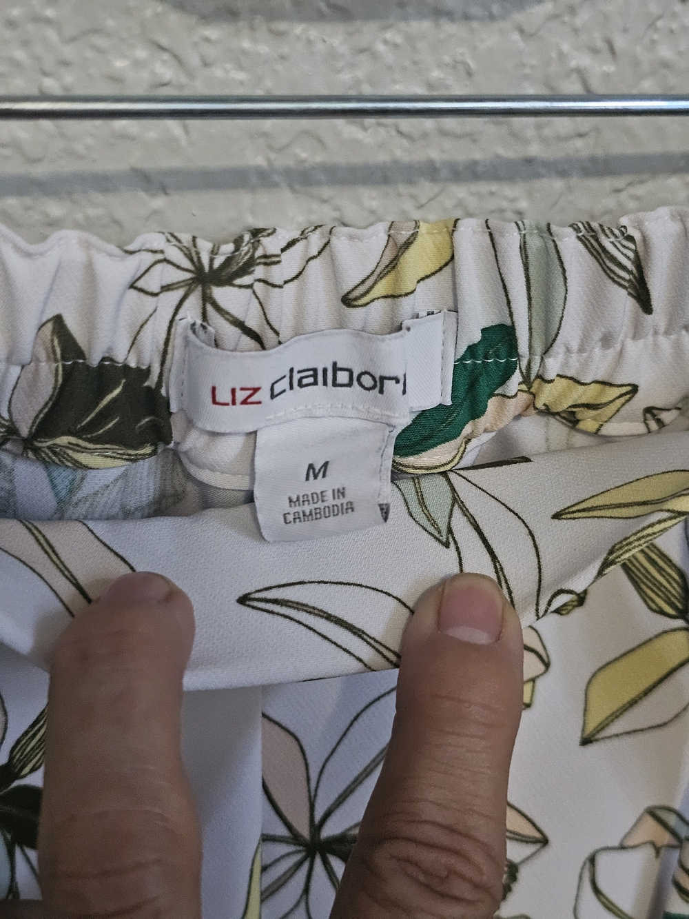 Liz Claiborne White Floral Ankle Pants - Picture 2 of 8